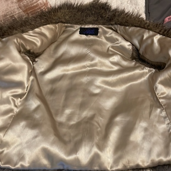 Faux fur vest - Picture 9 of 10